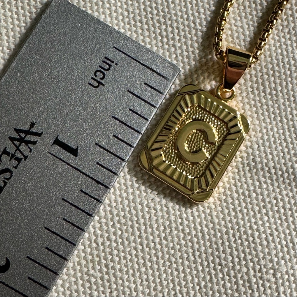 Pendant “C” necklace - Picture 5 of 6
